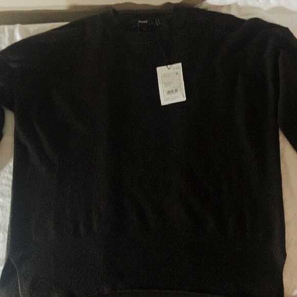 Theory Cashmere Long Sleeve - Picture 2 of 3
